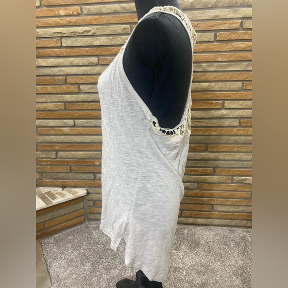 Xl high low lace tank top - Picture 2 of 4